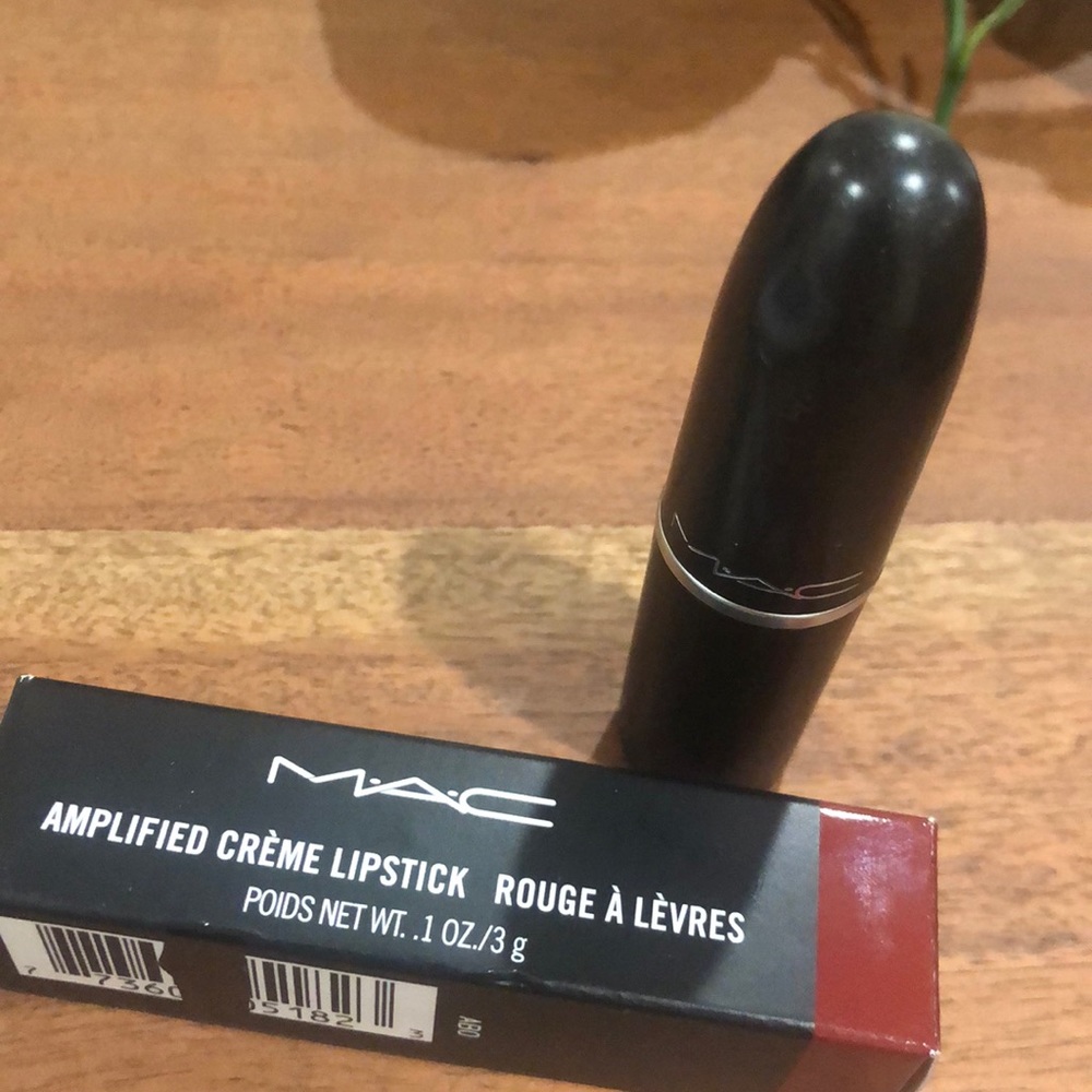 New MAC Amplified Creme Lipstick *DUBONNET*